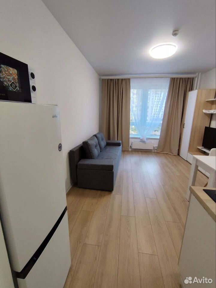 m. Filatov lug: Apartment, studio
