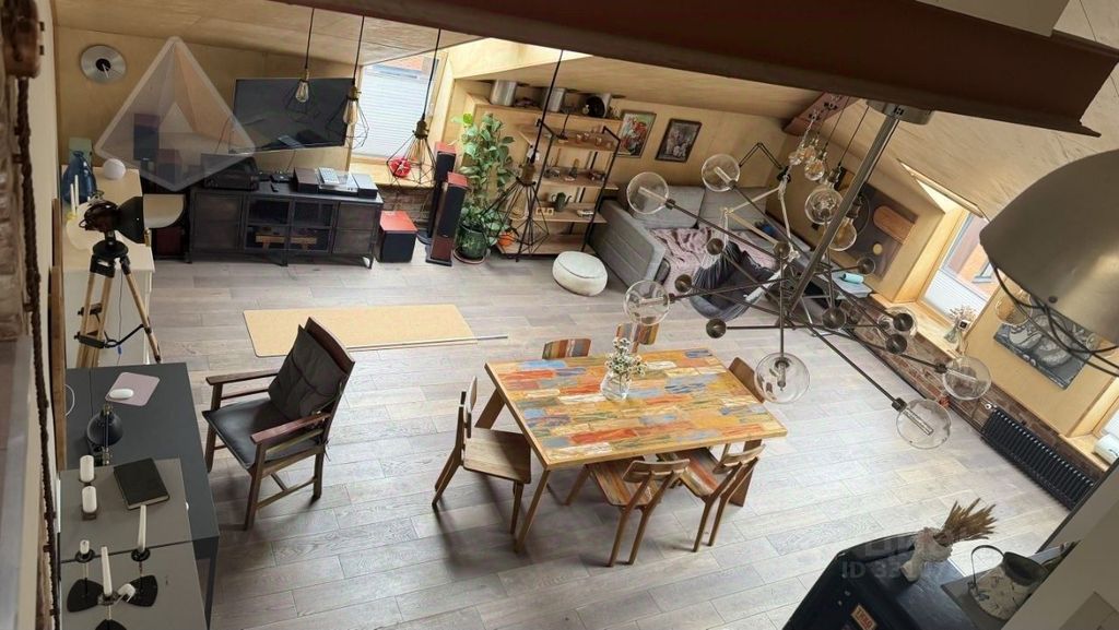 m. Verkhnie Kotly: Apartment, 3-rooms