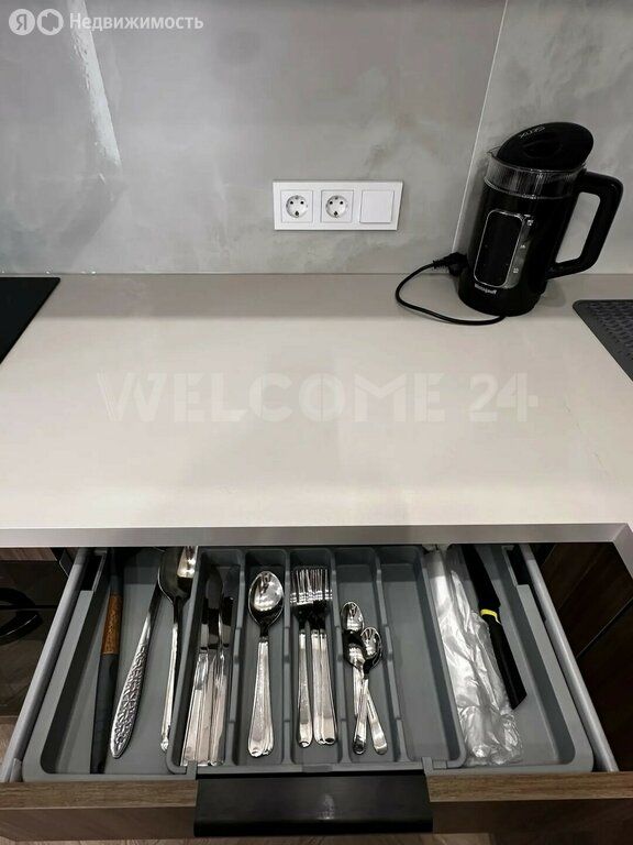 m. ZIL: Apartment, 1-rooms