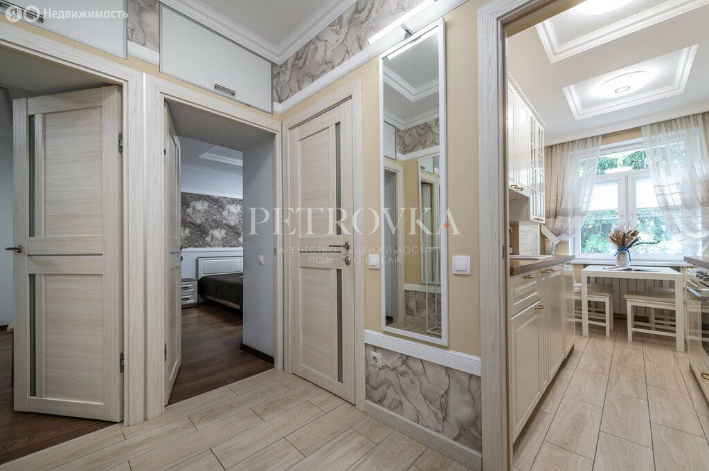 m. Tverskaya: Apartment, 2-rooms