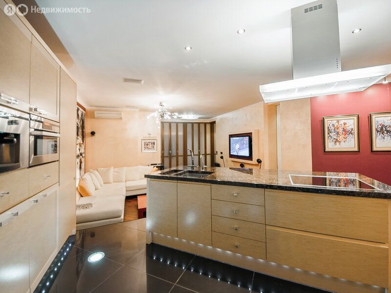 m. Akademicheskaya: Apartment, 3-rooms