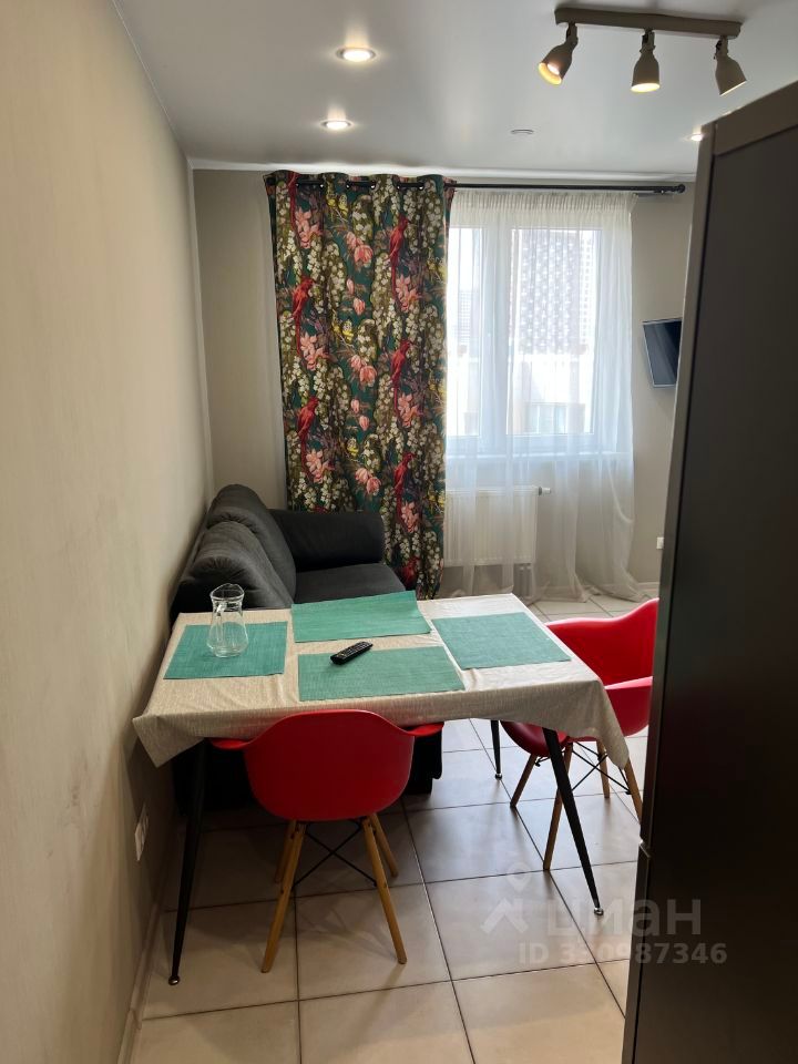 m. Lukhmanovskaya: Apartment, 1-rooms