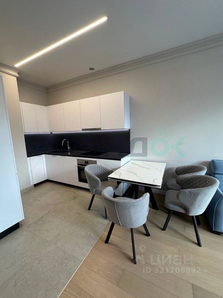 m. Aminyevskaya: Apartment, 3-rooms