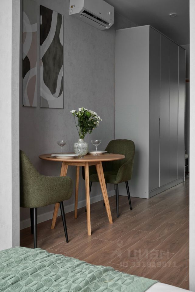 m. Maryina Roscha: Apartment, studio