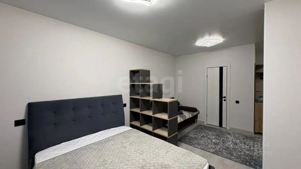 m. Lukhmanovskaya: Apartment, 1-rooms