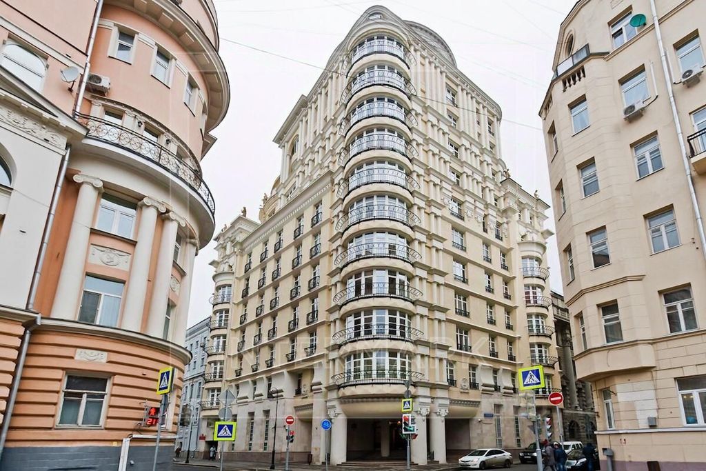 m. Mayakovskaya: Apartment, 4-rooms
