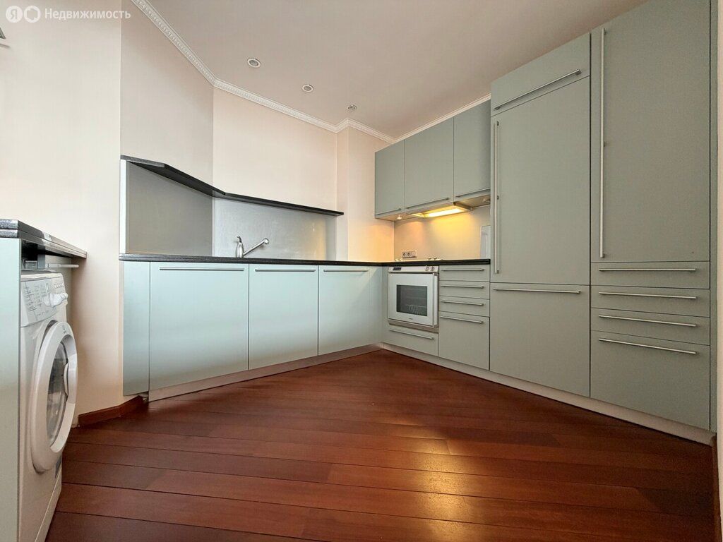 m. Smolenskaya: Apartment, 3-rooms