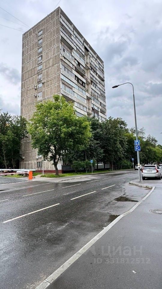 m. Maryina Roscha: Apartment, studio
