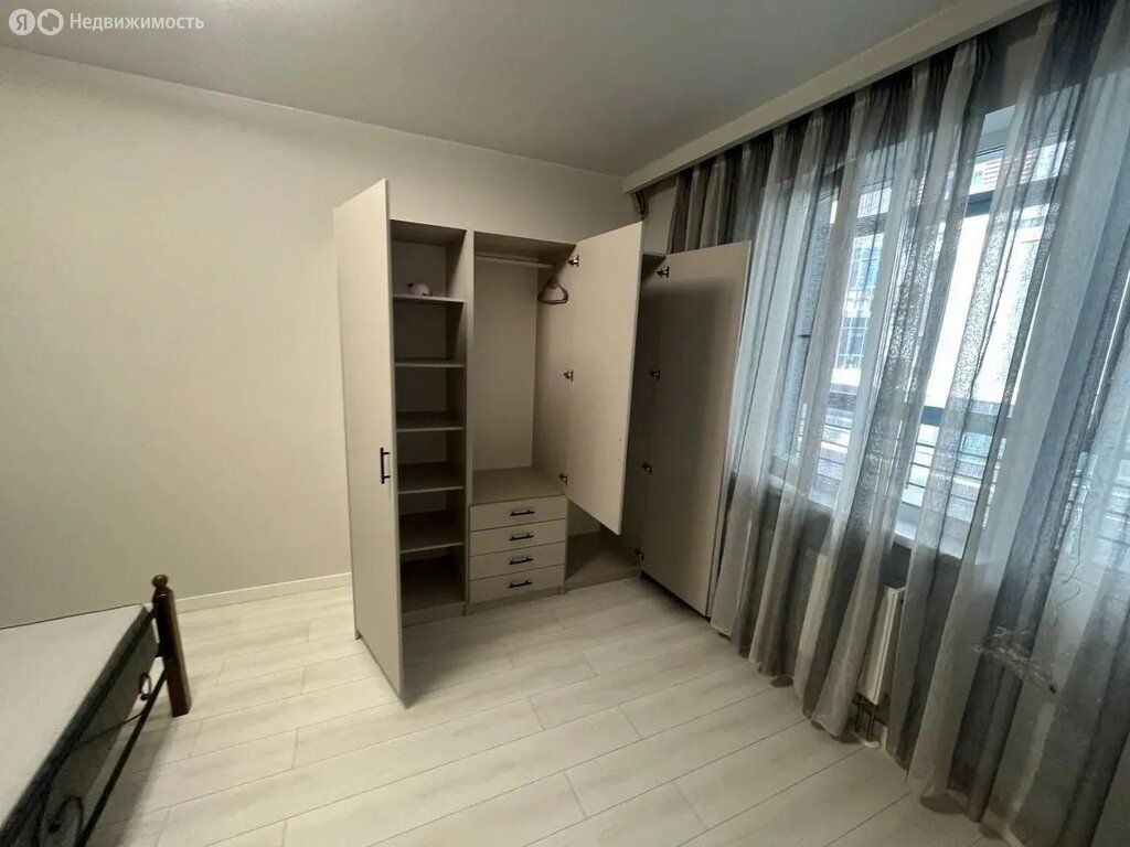 m. ZIL: Apartment, 1-rooms