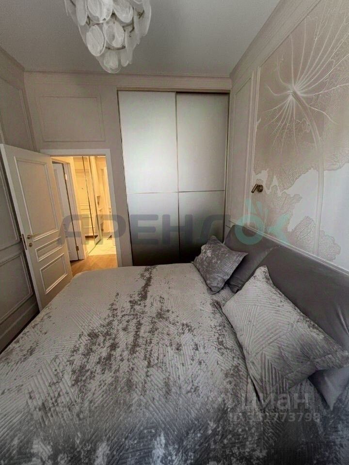 m. ZIL: Apartment, 2-rooms