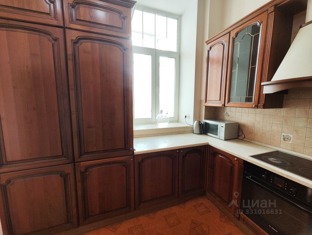 m. Lubyanka: Apartment, 3-rooms