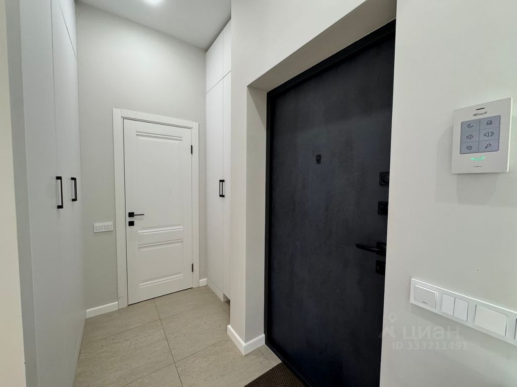 m. ZIL: Apartment, 2-rooms