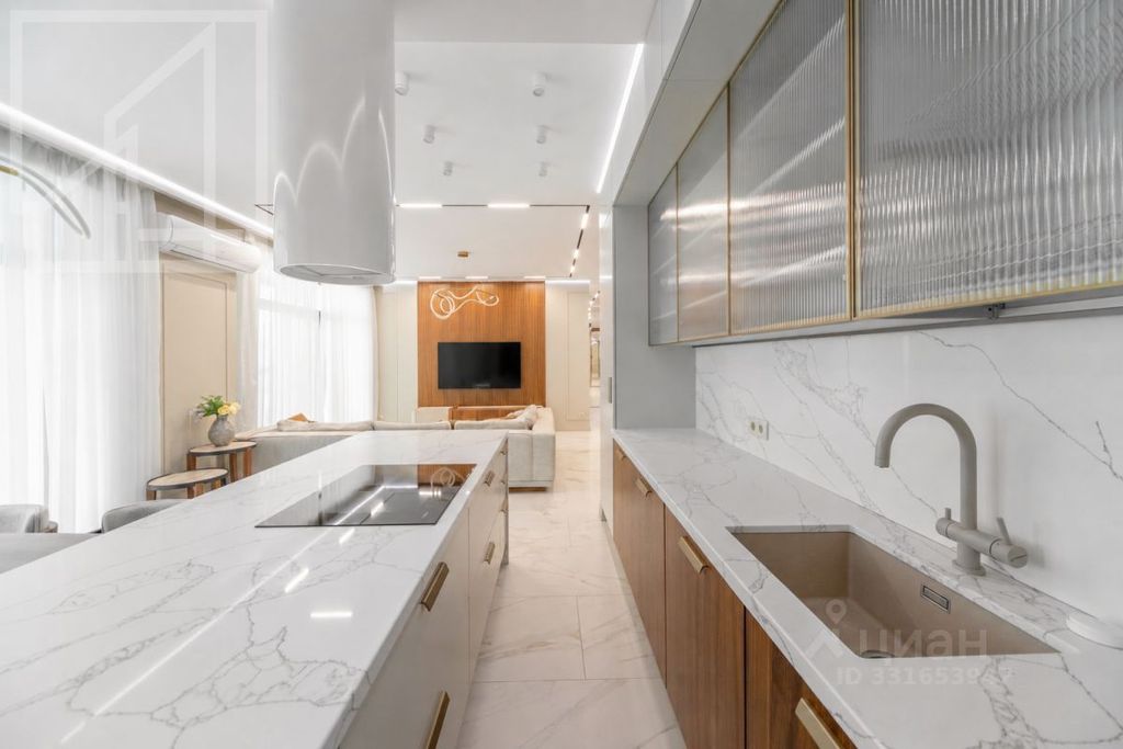 m. Aminyevskaya: Apartment, 3-rooms