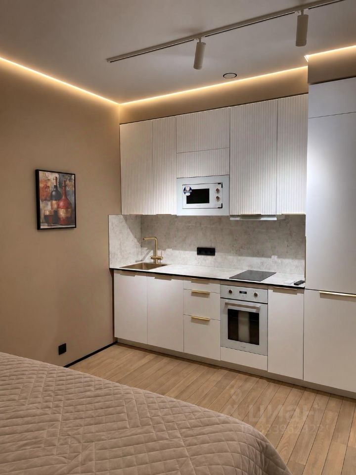 m. Dubrovka: Apartment, studio