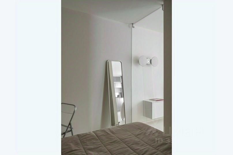 m. Ploschad trekh vokzalov: Apartment, 1-rooms