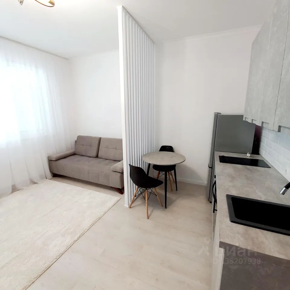 m. Strogino: Apartment, studio