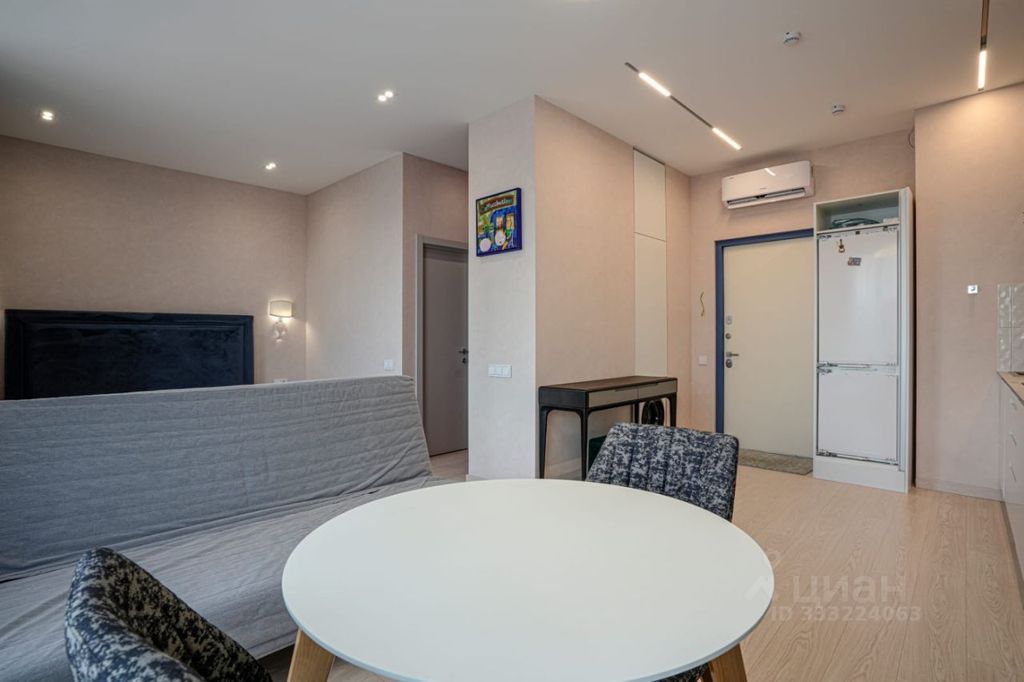m. Aminyevskaya: Apartment, studio