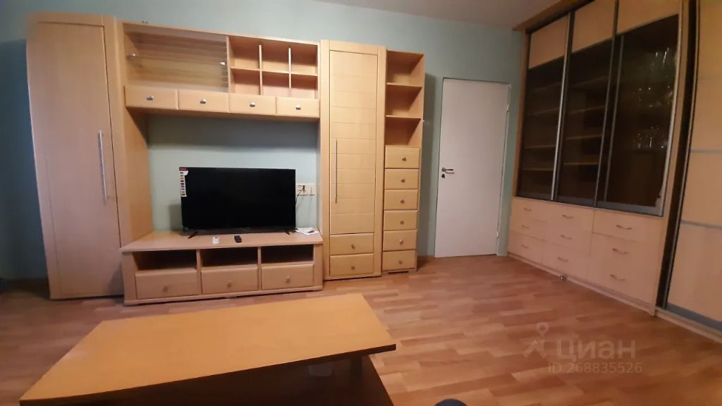 m. Lukhmanovskaya: Apartment, 2-rooms