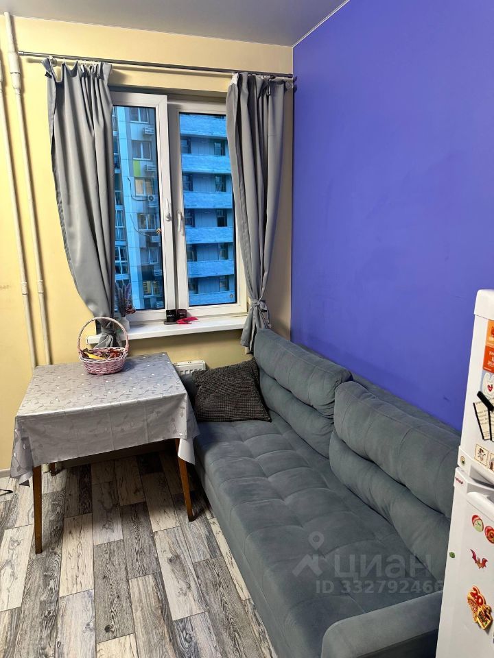 m. Lukhmanovskaya: Apartment, 1-rooms