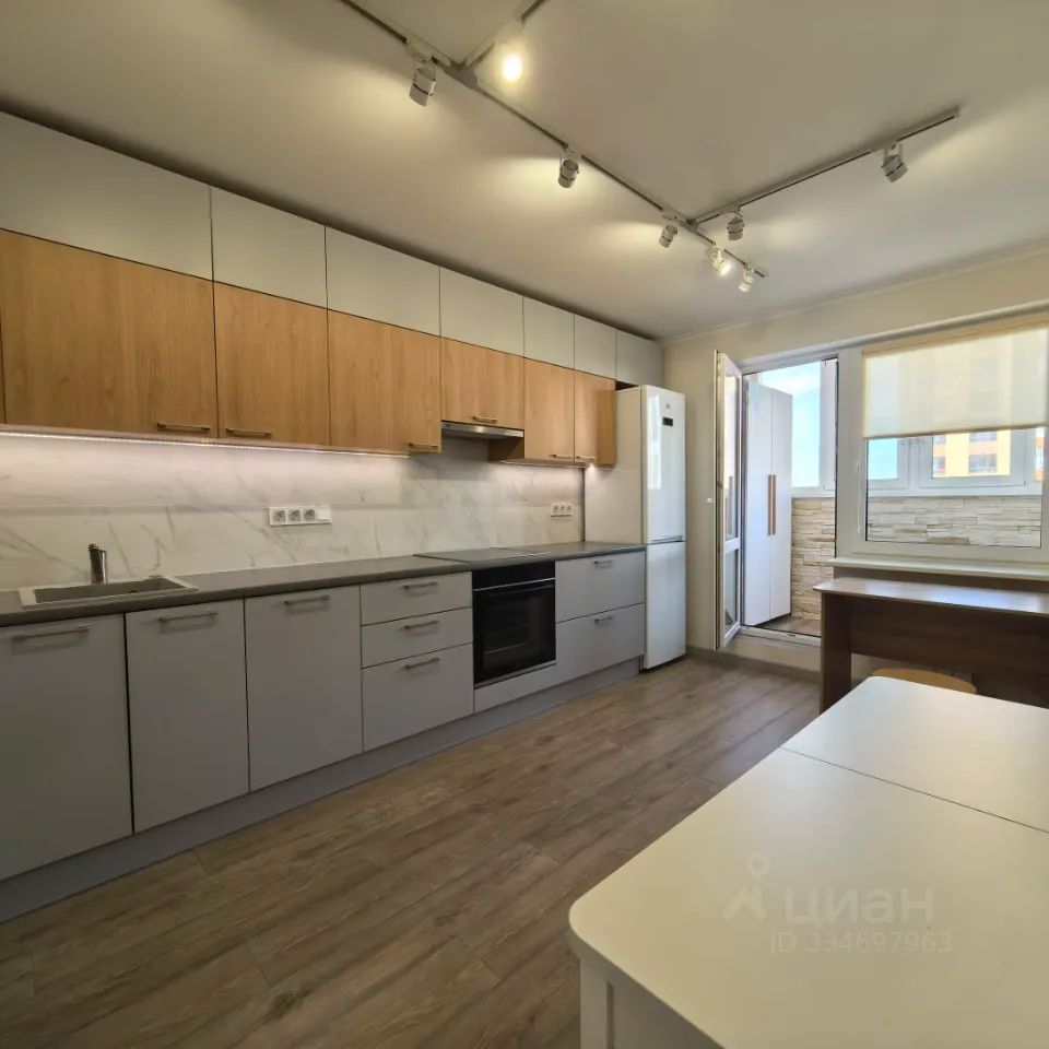 m. Bulvar Dmitriya Donskogo: Apartment, 2-rooms