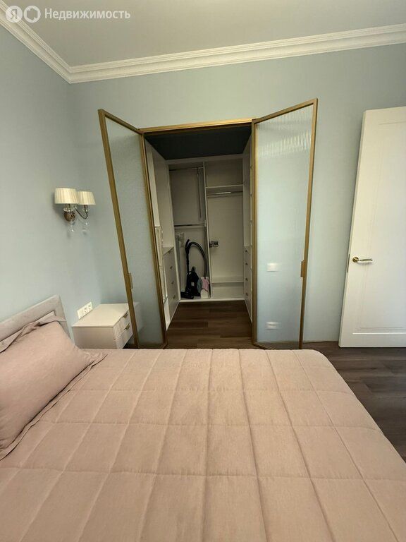 m. Serp i Molot: Apartment, 2-rooms