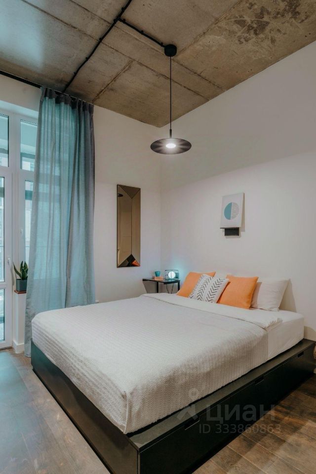 m. ZIL: Apartment, 2-rooms