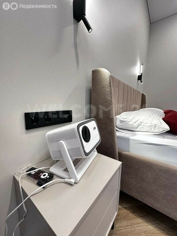 m. ZIL: Apartment, 1-rooms