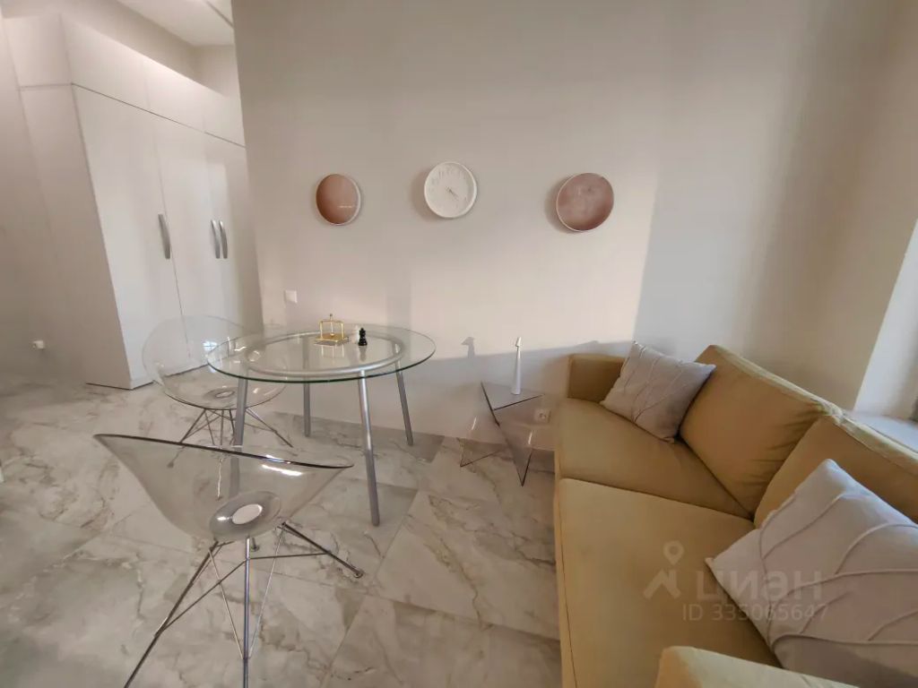 m. ZIL: Apartment, 2-rooms