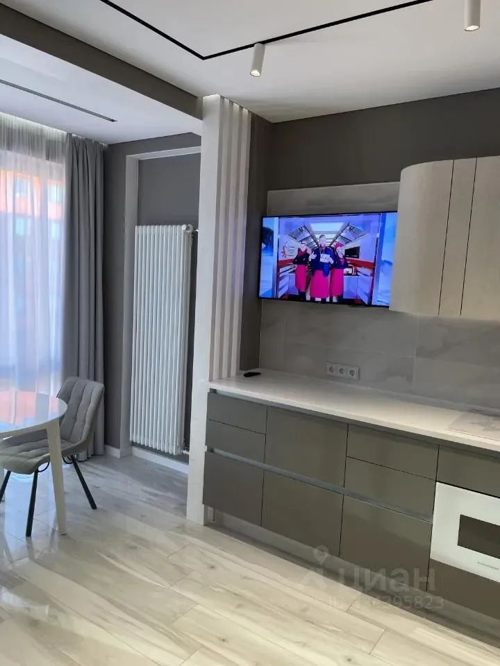 m. ZIL: Apartment, 2-rooms