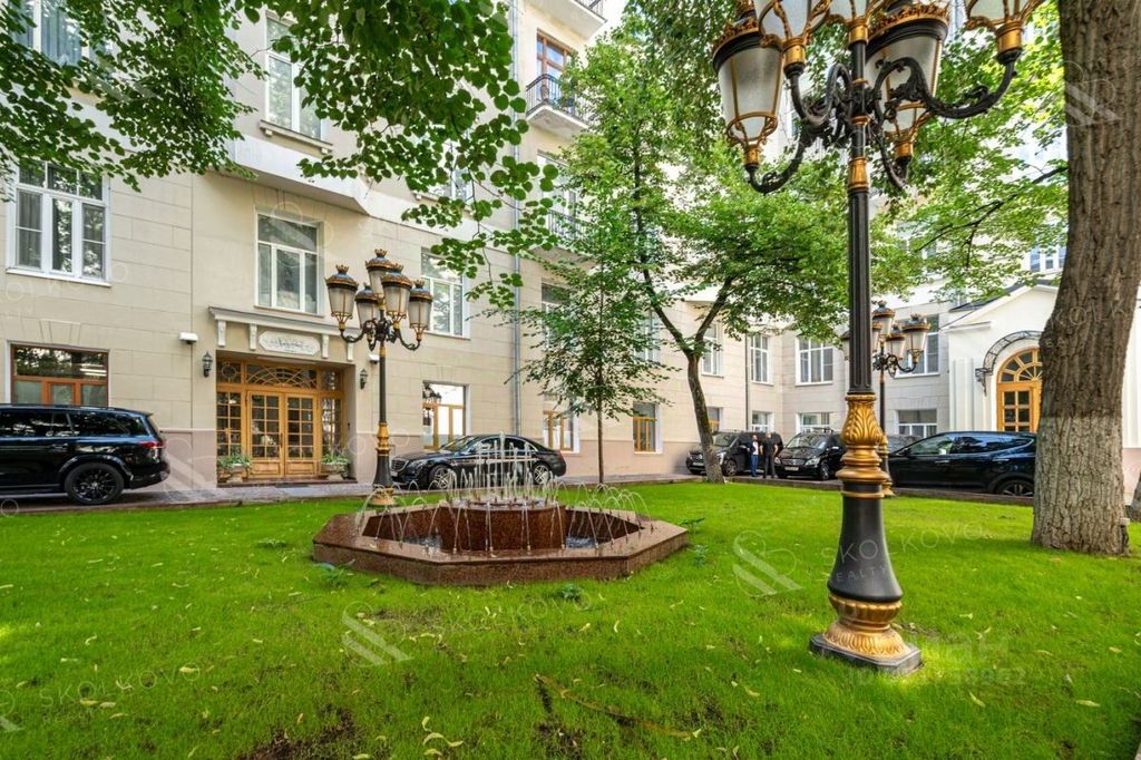 m. Aleksandrovsky sad: Apartment, 6-rooms