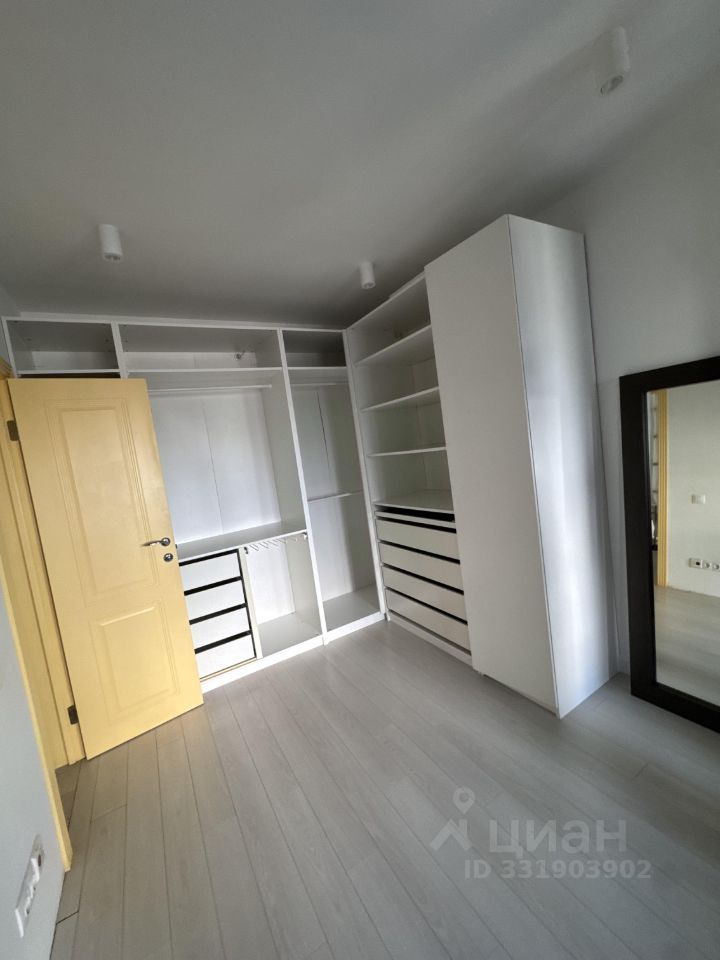m. Narodnoe Opolchenie: Apartment, 2-rooms