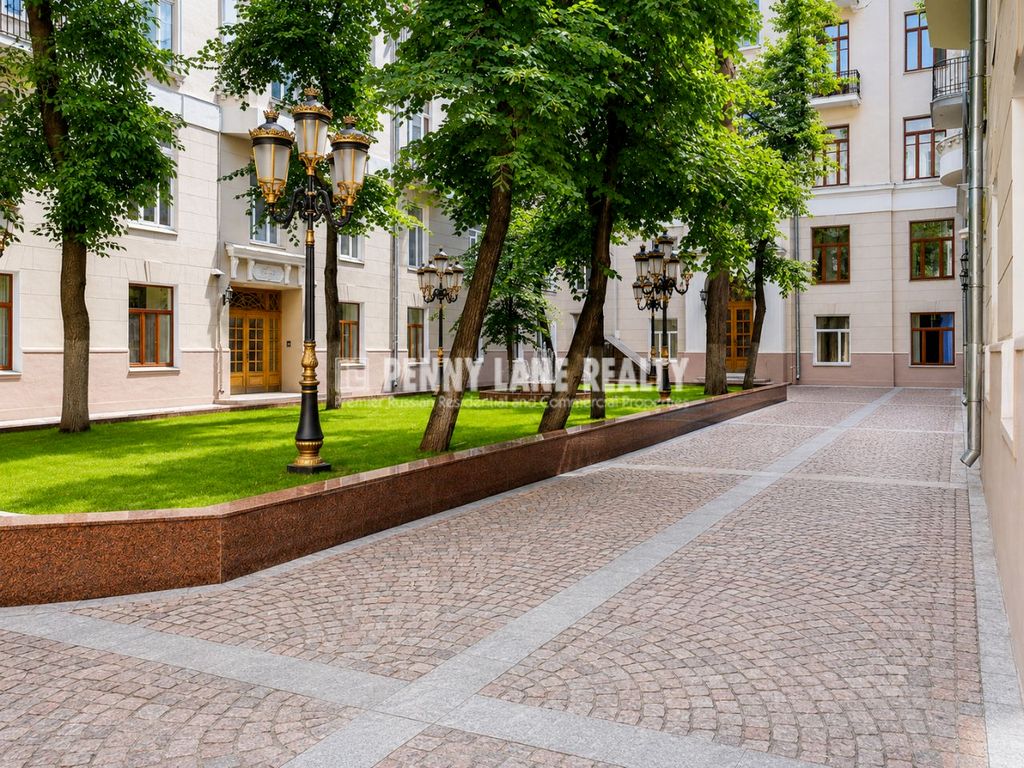 m. Aleksandrovsky sad: Apartment, 4-rooms