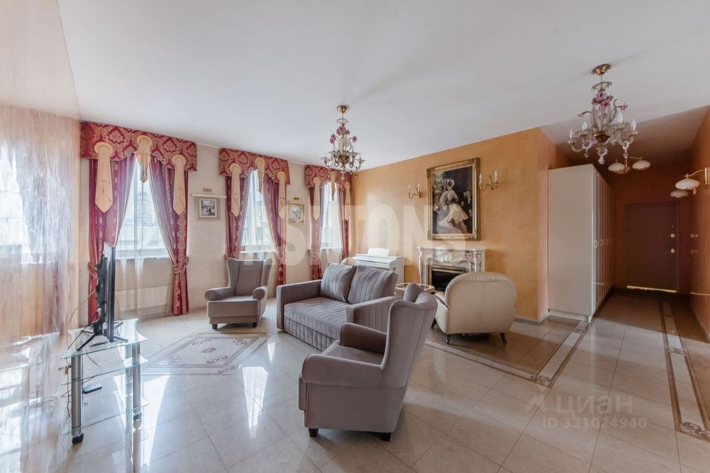 m. Tretyakovskaya: Apartment, 3-rooms