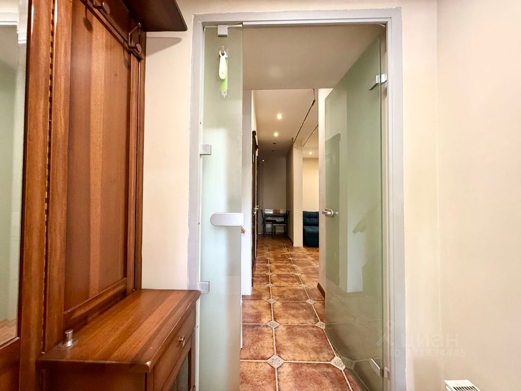 m. Borovitskaya: Apartment, 2-rooms