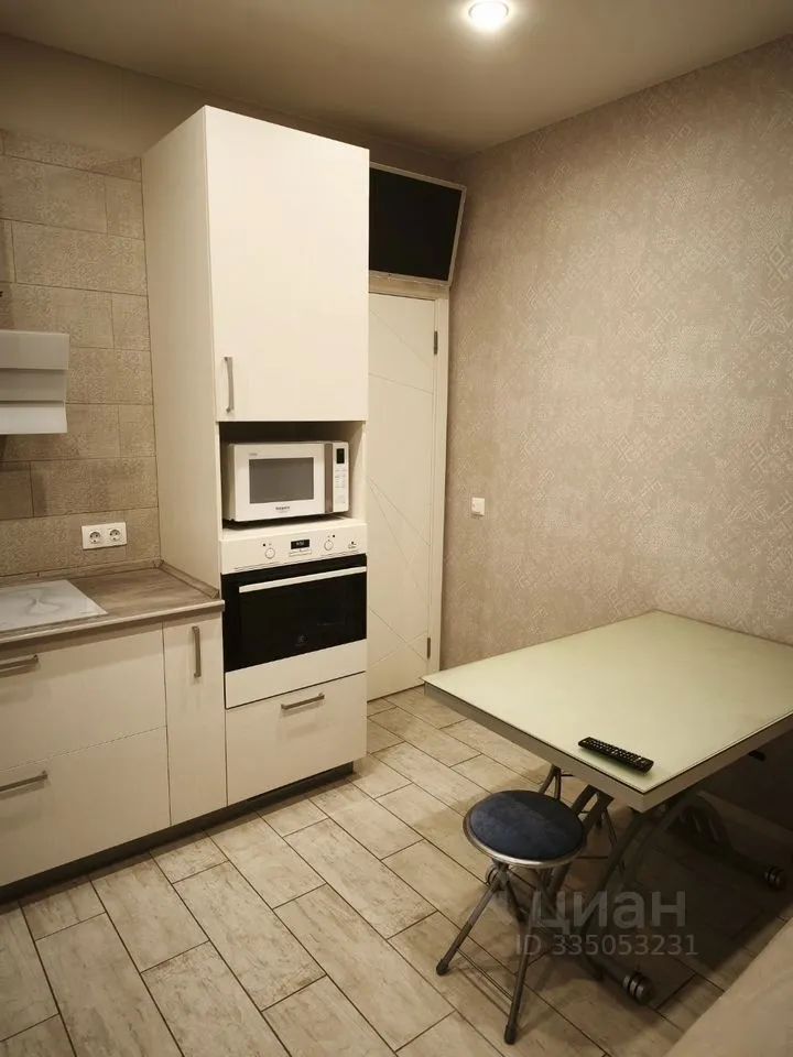 m. ZIL: Apartment, 1-rooms