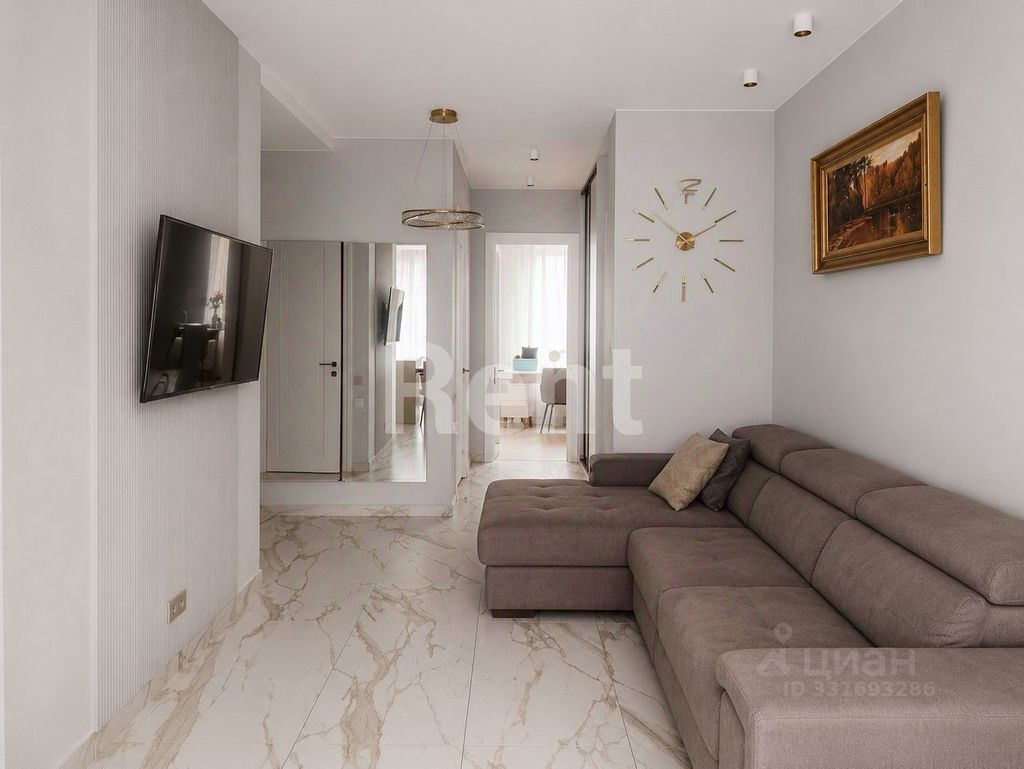 m. Aminyevskaya: Apartment, 3-rooms