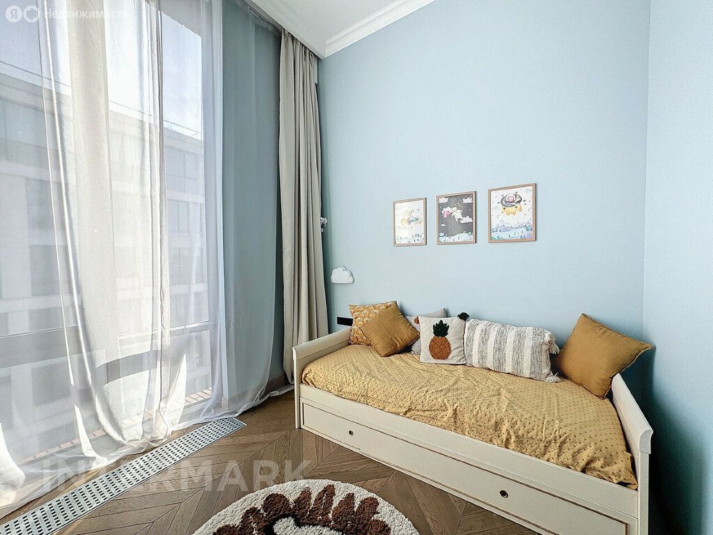 m. Mendeleevskaya: Apartment, 4-rooms