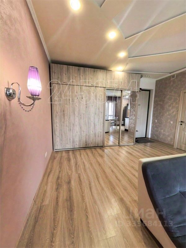 m. Rabochy Poselok: Apartment, studio