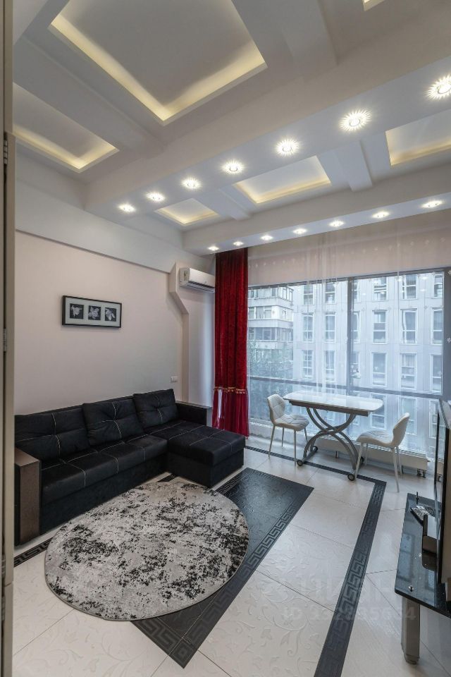 m. Baumanskaya: Apartment, 2-rooms