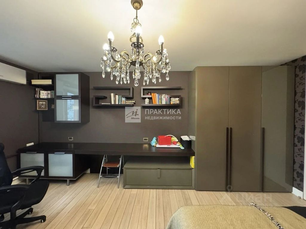 m. Ulitsa 1905 goda: Apartment, 3-rooms