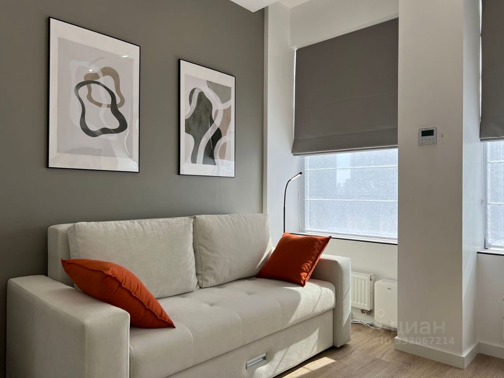 m. ZIL: Apartment, 2-rooms
