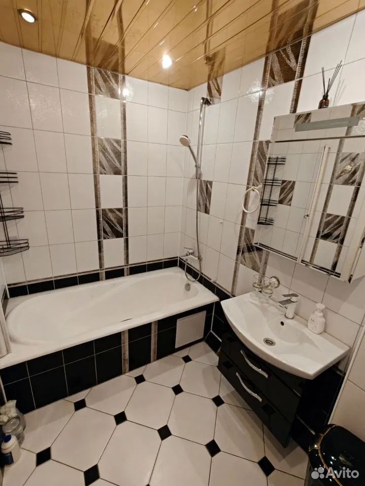 m. Krasnogorskaya: Apartment, 3-rooms