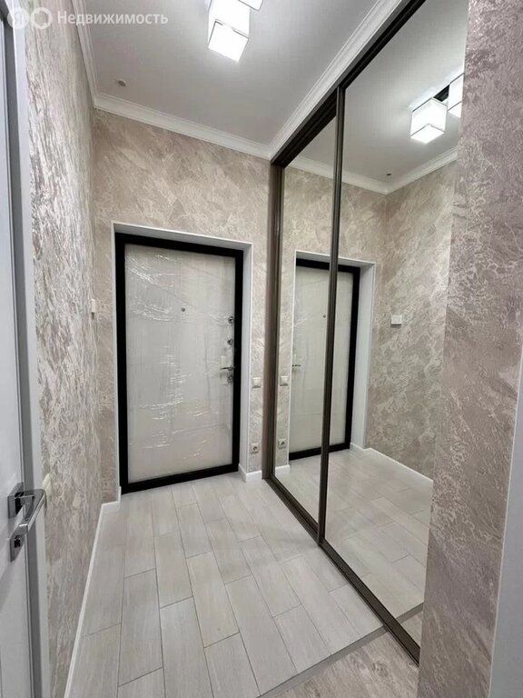 m. ZIL: Apartment, 1-rooms