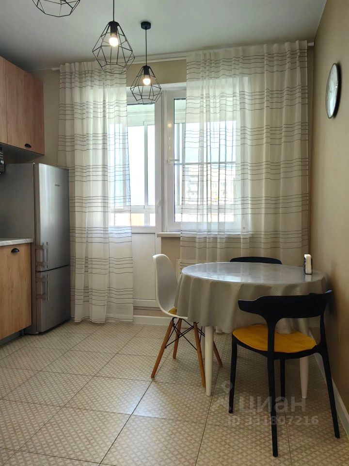 m. Lukhmanovskaya: Apartment, 1-rooms
