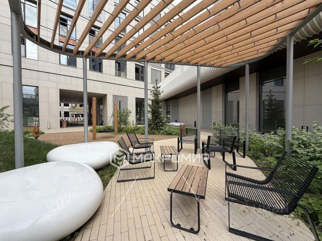 m. ZIL: Apartment, studio