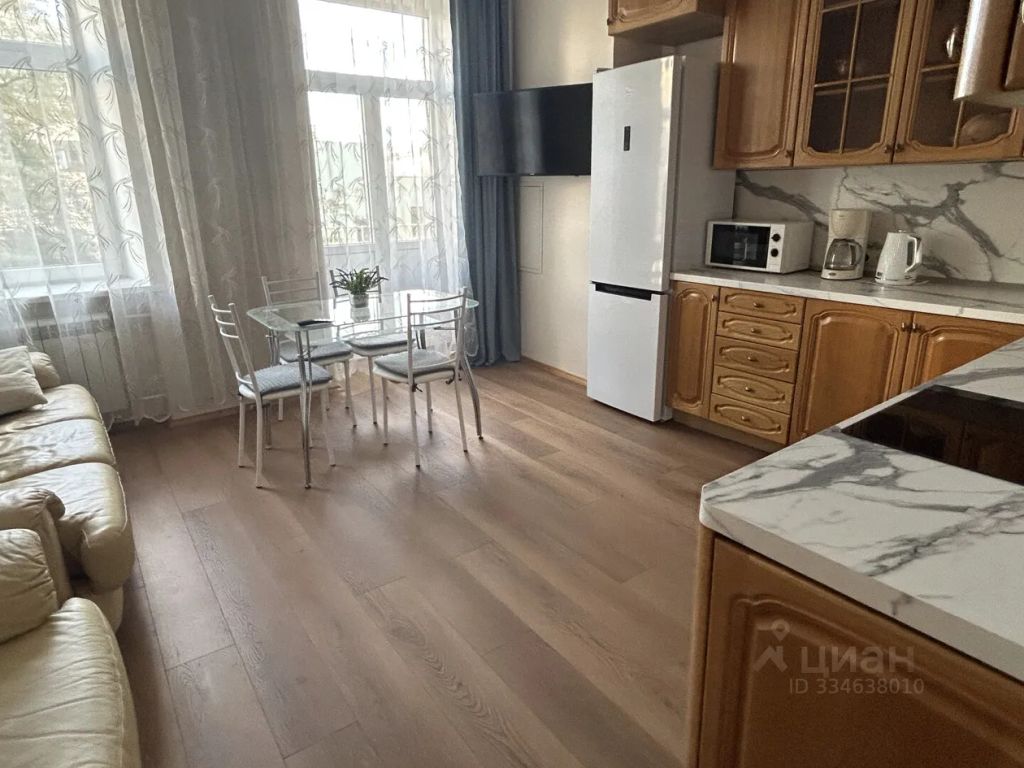 m. Okhotny ryad: Apartment, 2-rooms