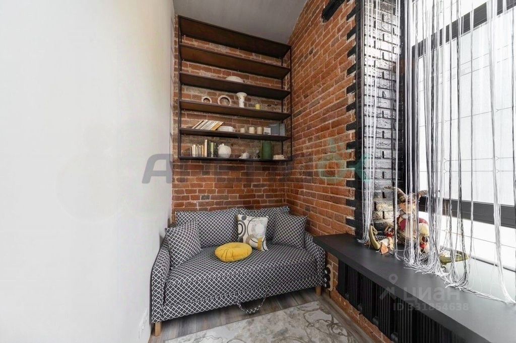 m. Kuznetsky most: Apartment, 3-rooms
