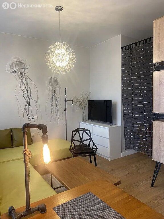 m. Verkhnie Kotly: Apartment, studio