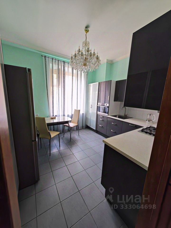 m. Barrikadnaya: Apartment, 3-rooms