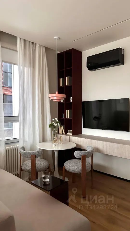 m. Kalitniki: Apartment, studio